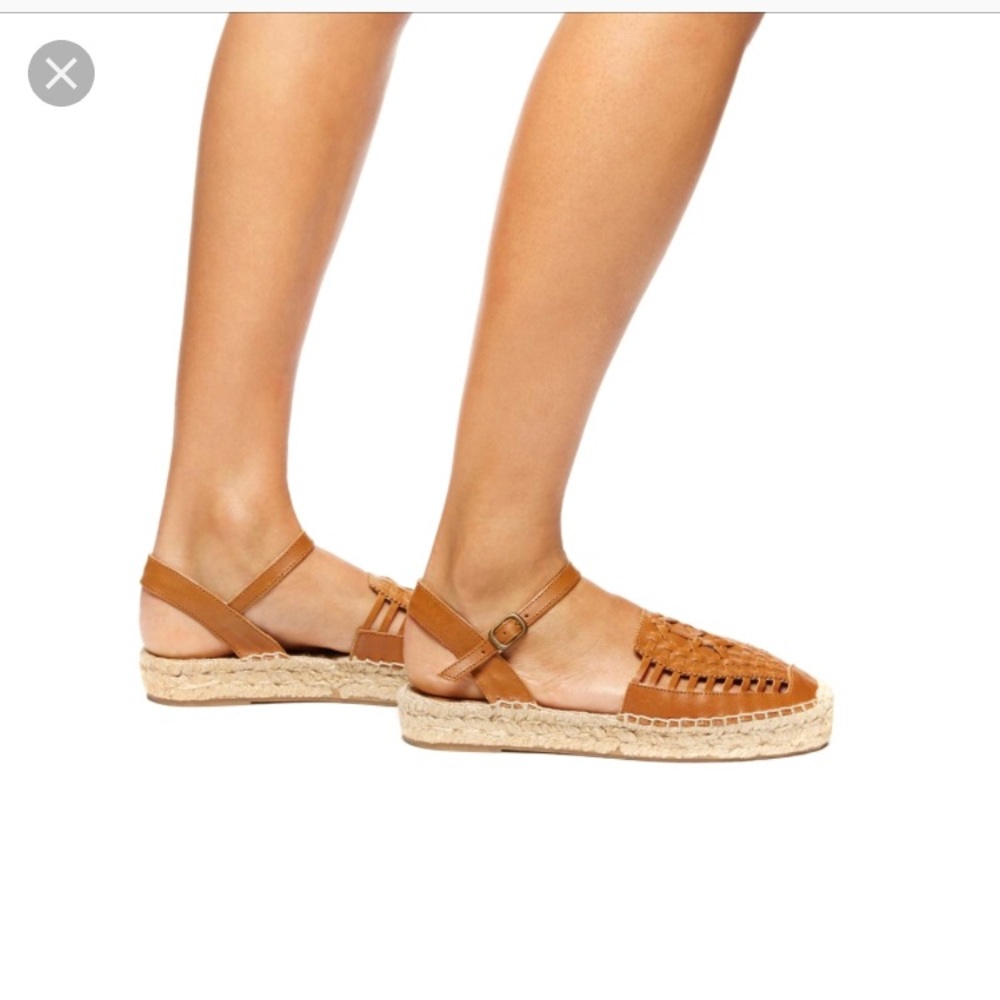 SOLUDOS sandals